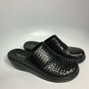 Walking Cradles woven mule clogs black leather size 10